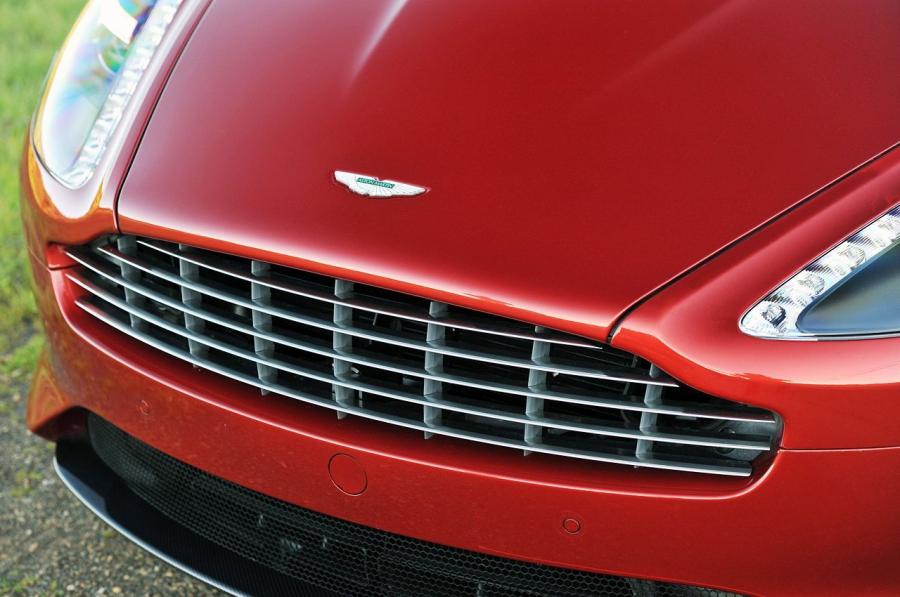 Детали экстерьера Aston Martin DB9 2013 года  (NA) (фото 57 из 60)